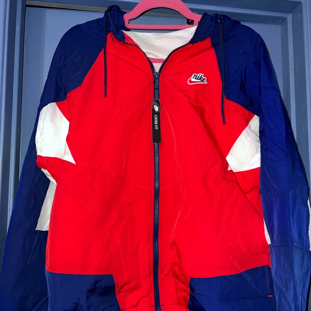 Men’s Nike Windrunner White/Blue/Red Size S Brand New